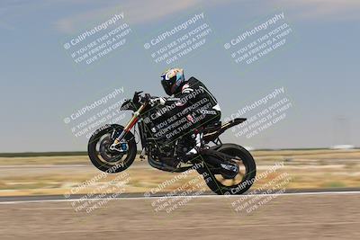 media/Jul-22-2022-TrackDaz (Fri) [[ca4971259a]]/Group B/130pm (Wheelie Bump)/